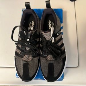 Adidas Samoa shoes Mens size 9